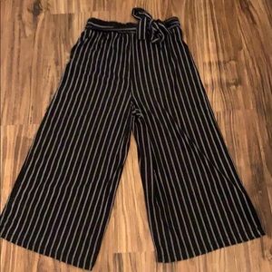 Black and white • Ankle cut • Striped flare pants